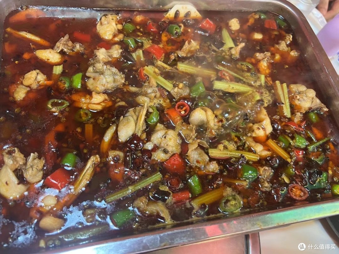 藕片加鸡肉火锅是一道美味的家常火锅菜品