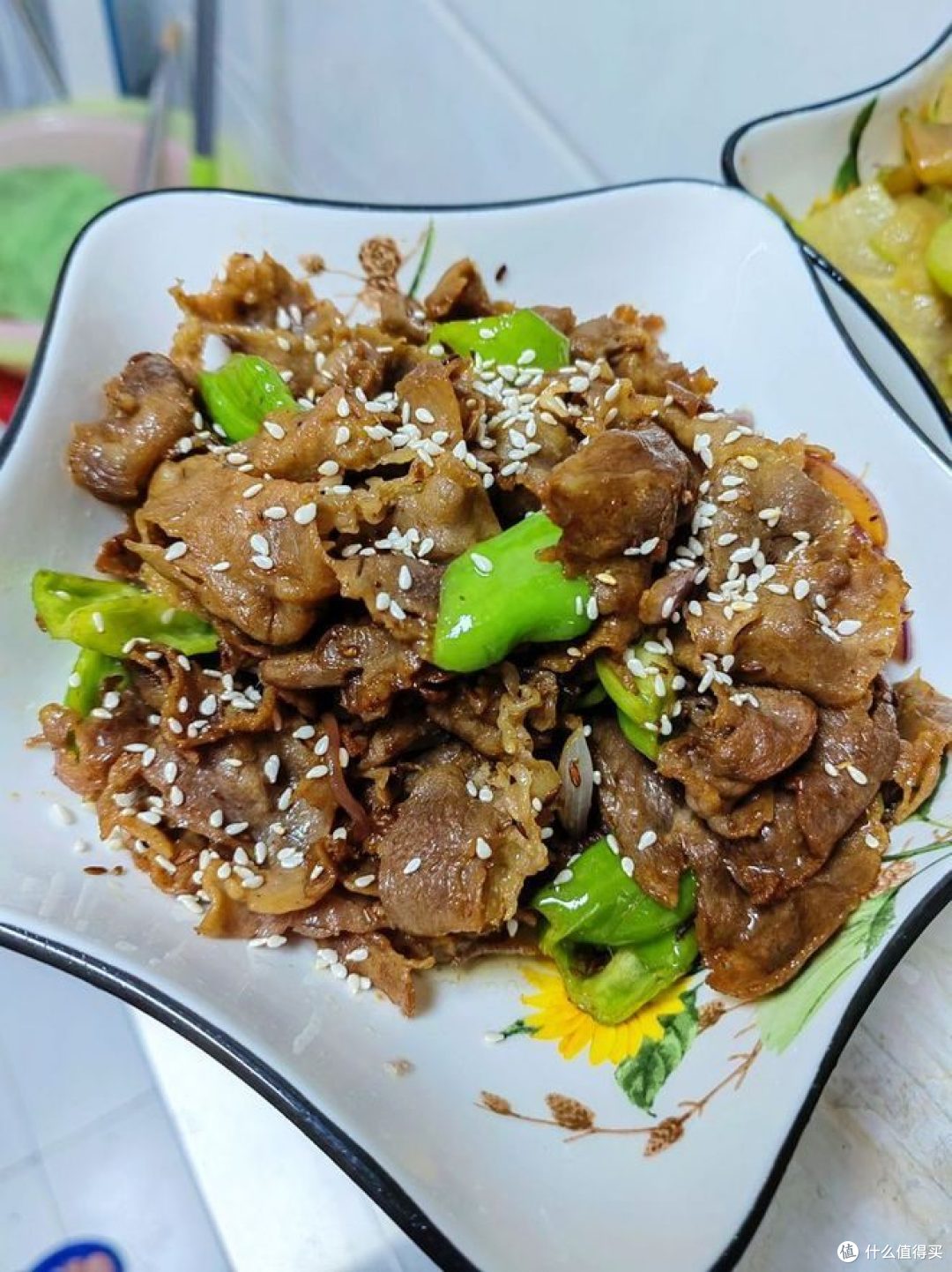 三伏天,周末宅家怎么吃?炒菜配牛肉面,满足一家人口味