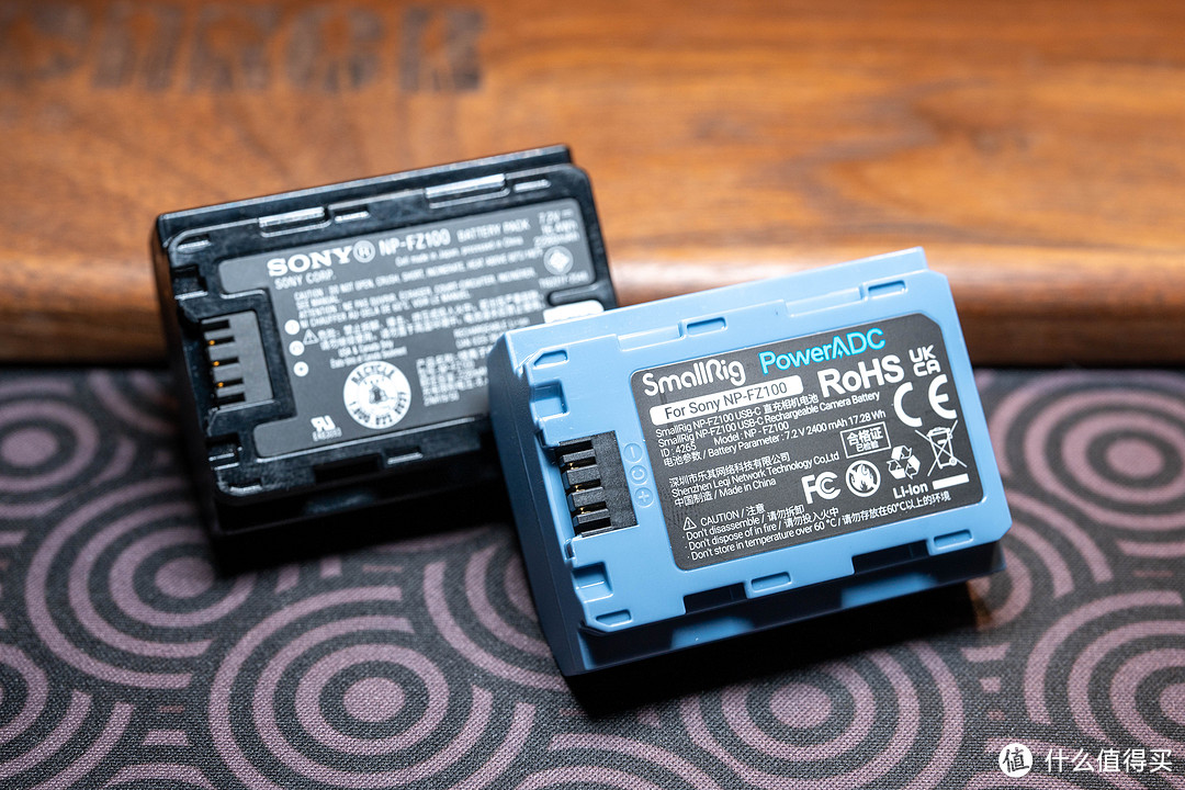 不要当冤大头了，原装电池平替来了—斯莫格蓝闪电相机电池使用分享