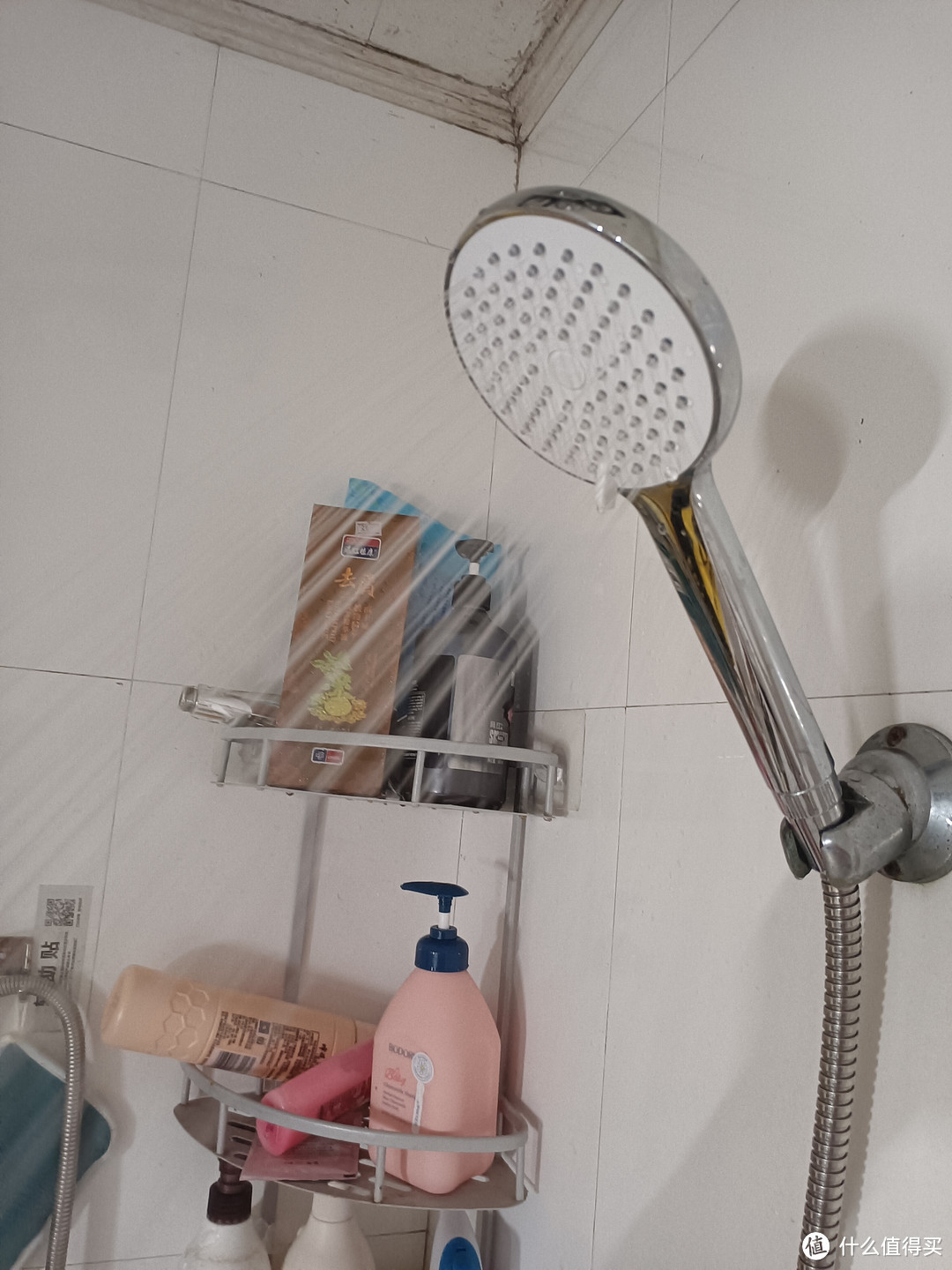轻松享受，让你的浴室变身SPA！花洒淋浴头，让你的每一天都像度假一样舒适！