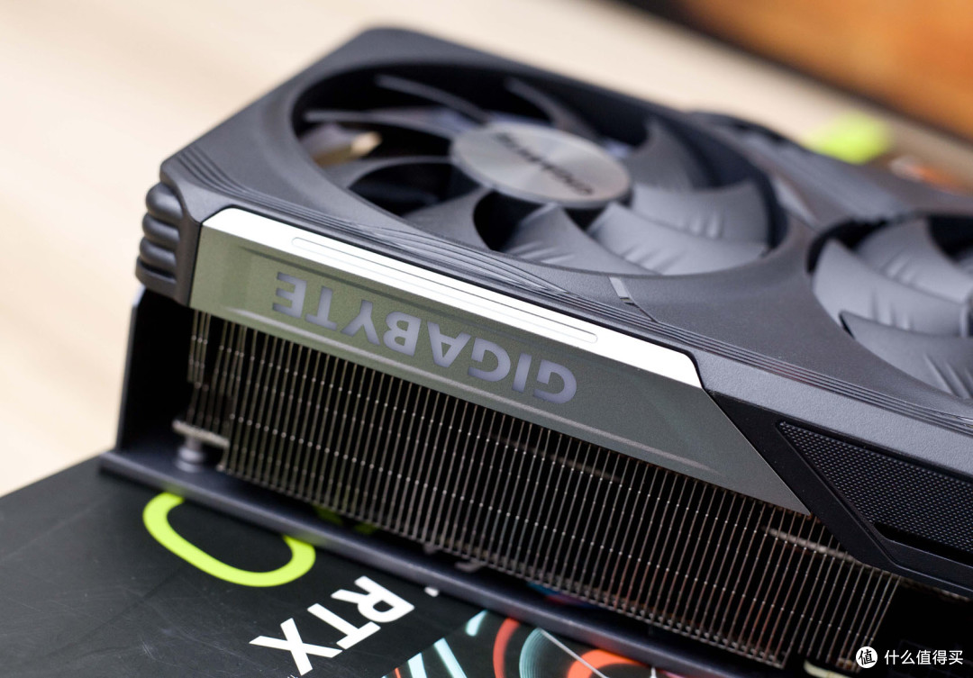 【老黄搞机篇一百九十八】技嘉rtx 4070魔鹰 13600