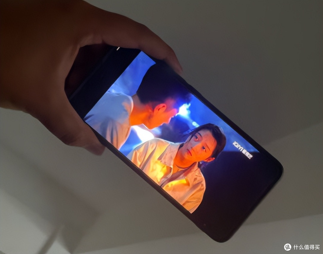 中端手机“天花板”,30W无线+骁龙8处理器,顶配仅2899元