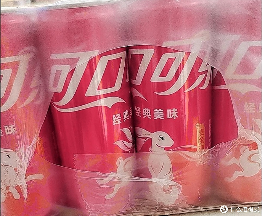 可口可乐推出的兔年限定罐