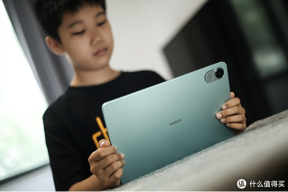 荣耀平板X8 Pro测评:超护眼、教资全,给孩子使用特放心