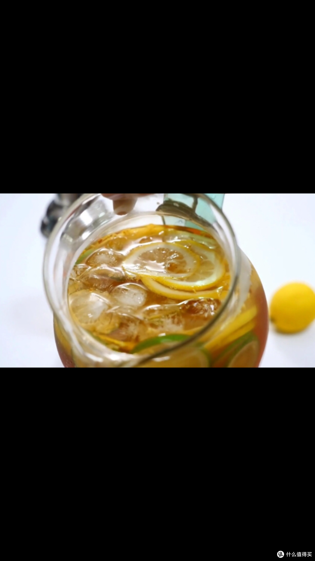 清凉夏日，无糖可乐搭配柠檬，让你的口腔感受冰爽的快乐！