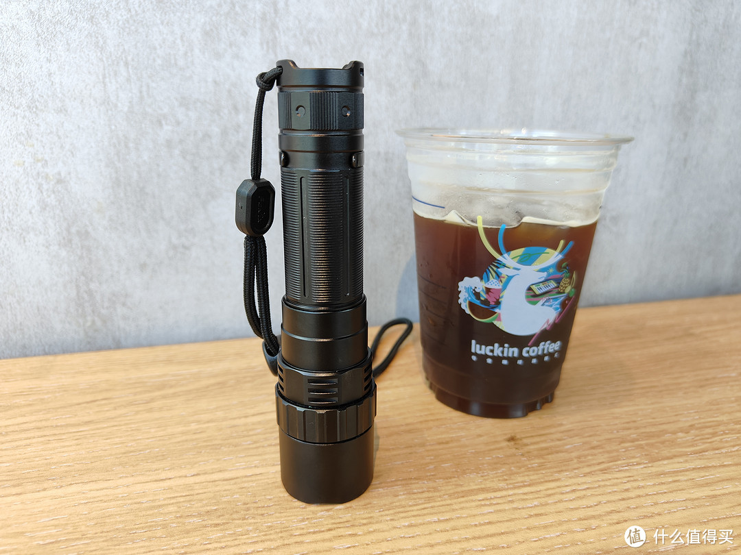 户外照明我选Fenix，菲尼克斯强光远射手电PD40R V3.0体验分享