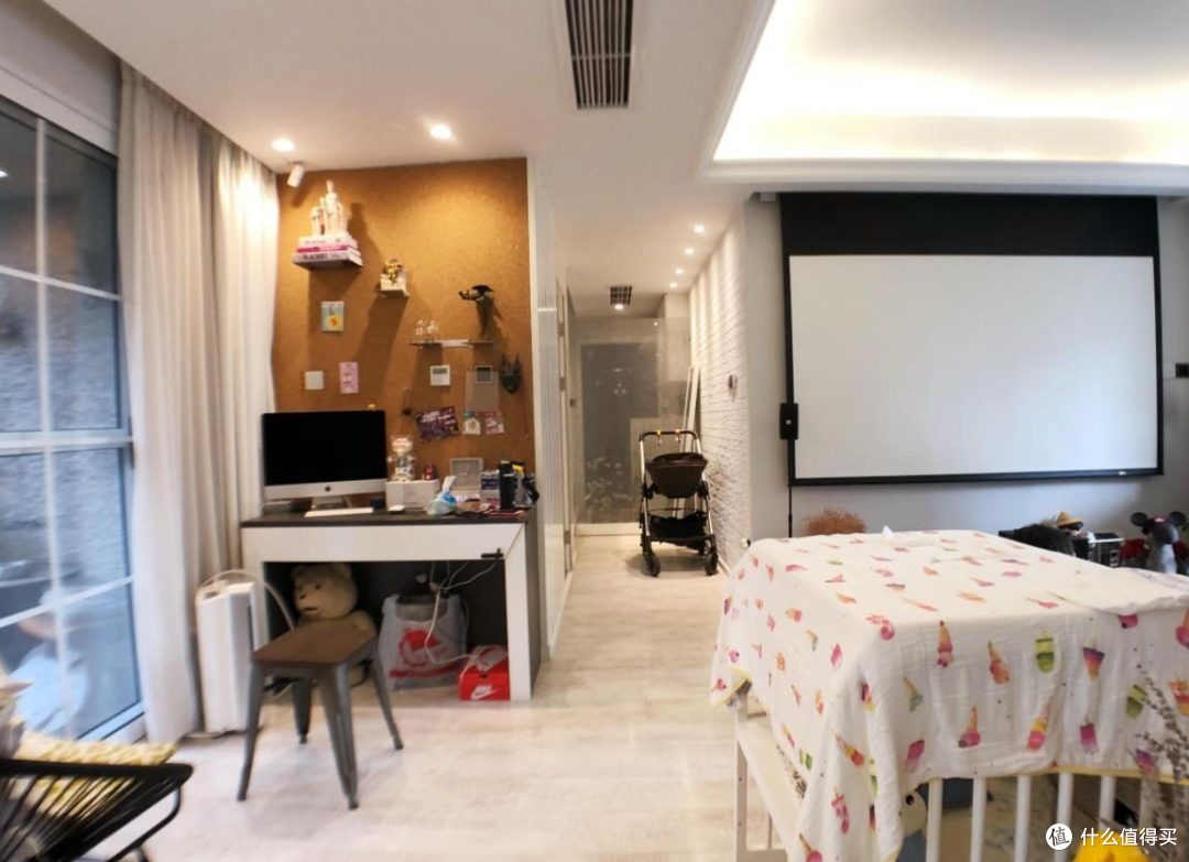 100㎡精装三室两厅，餐厅太小装了卡座，效果既实用又好看