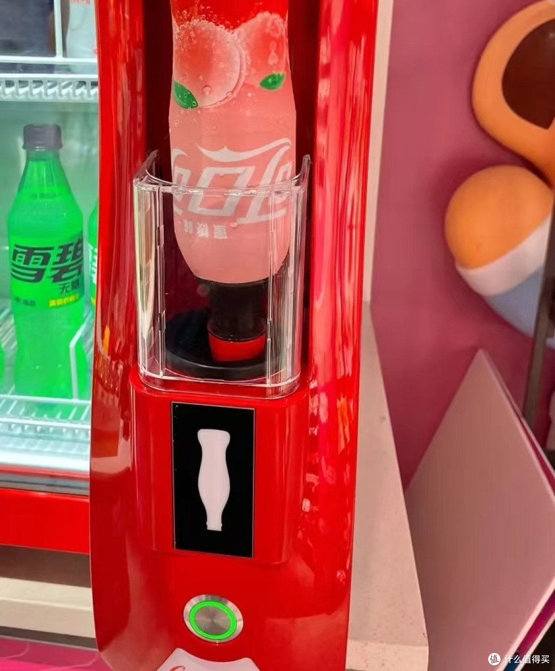 可口可乐蜜桃味,带给你一口果香的畅快体验