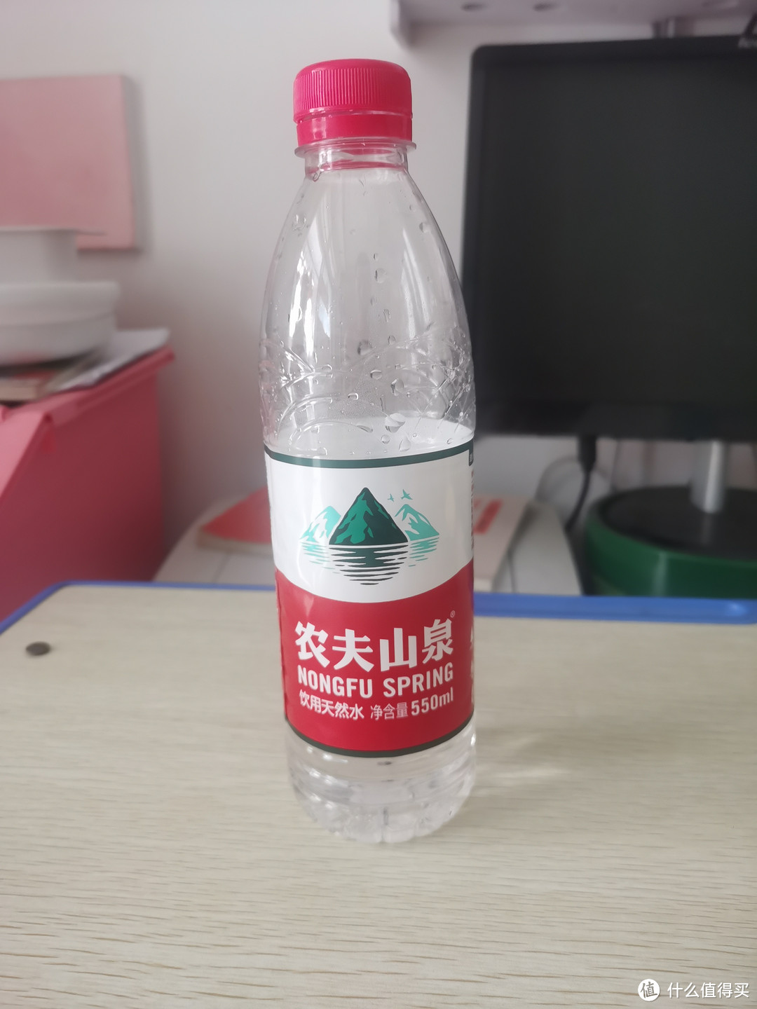 农夫山泉矿泉水：纯净健康的水源