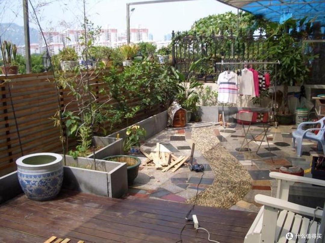 平台上建花园,却让两家邻居发生矛盾,结局“大跌眼镜”