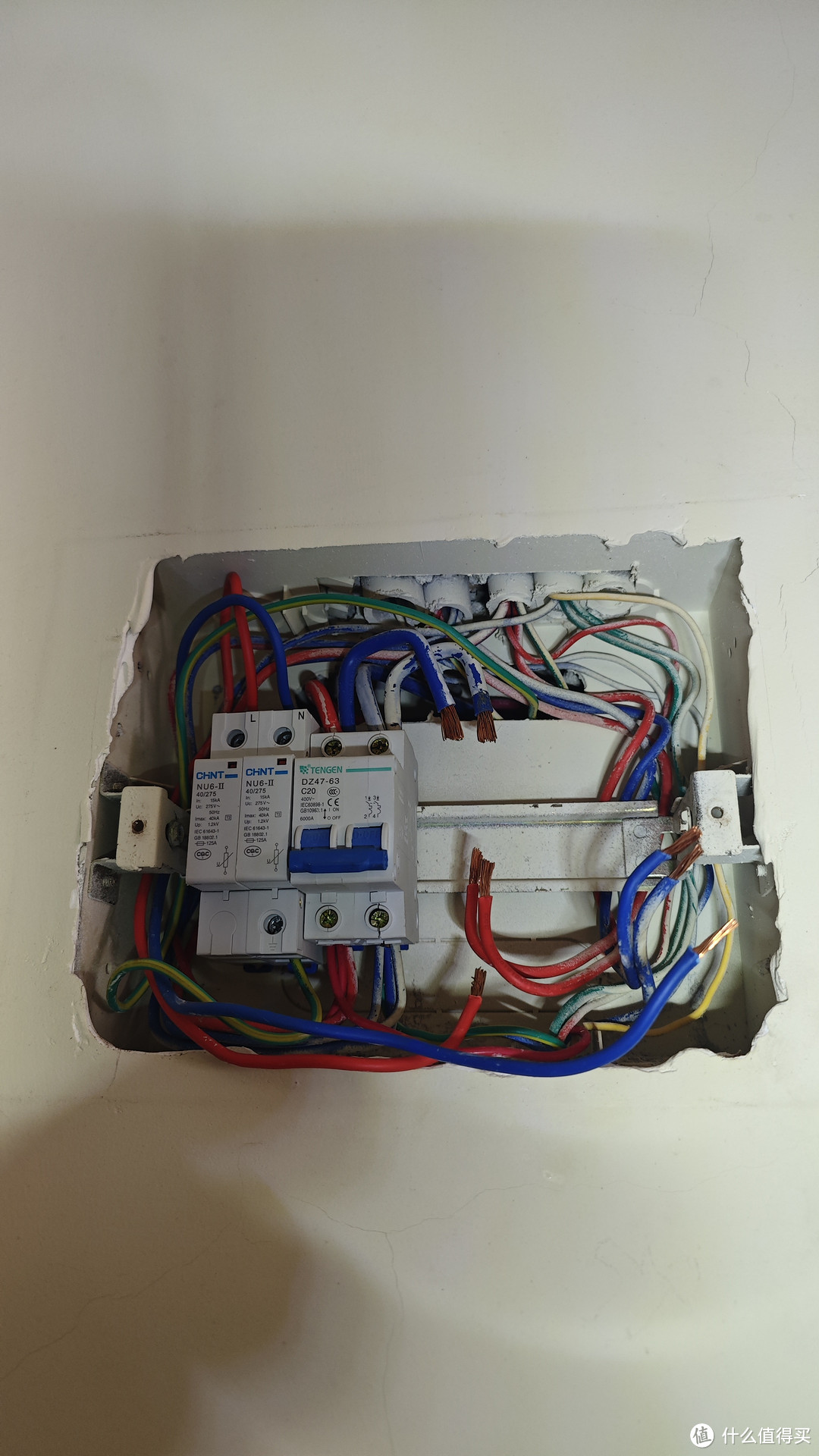 施耐德r9系列漏电保护开关开箱安装