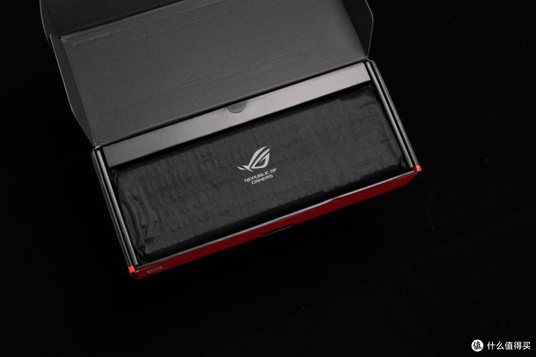 可能是今年ROG最适合常规用户的旗舰键盘——ROG 游侠2开箱使用分享