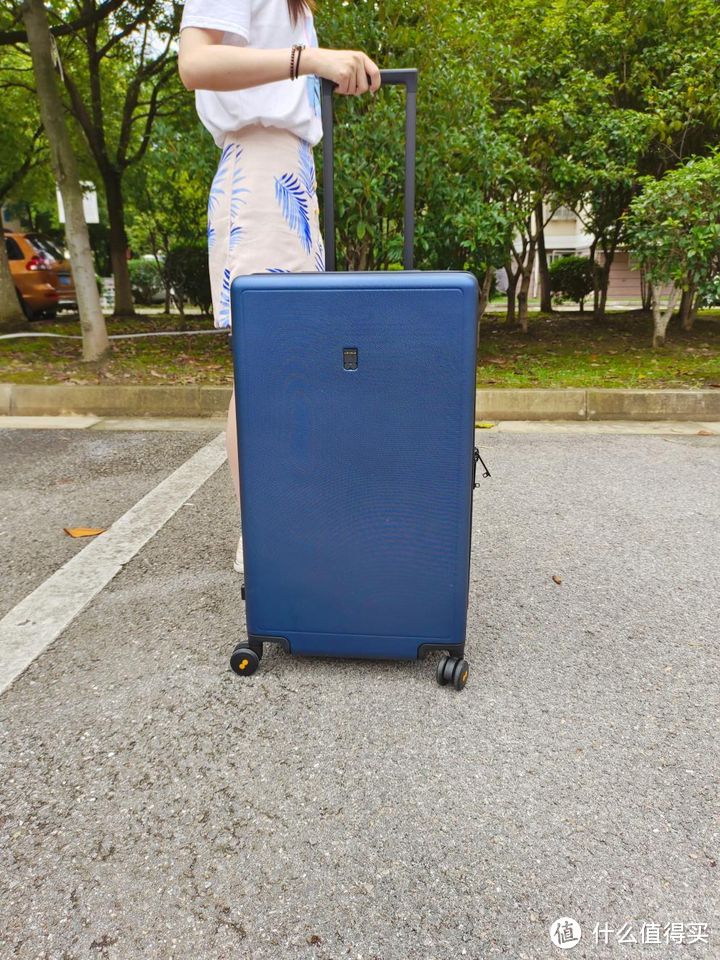 地平线8号经典款行李箱：商务旅行的完美伴侣