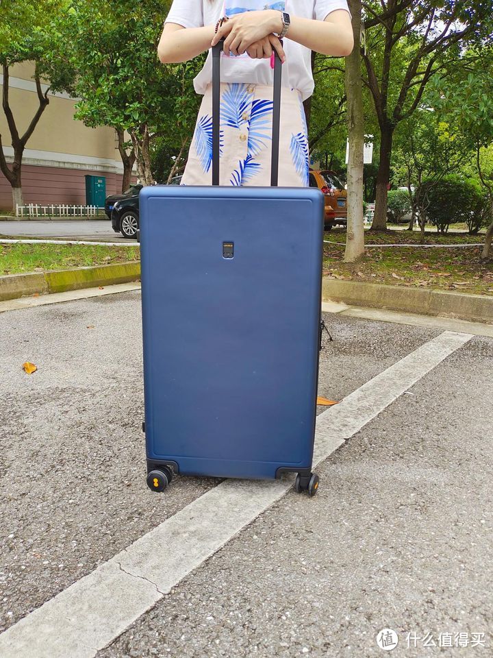 地平线8号经典款行李箱：商务旅行的完美伴侣