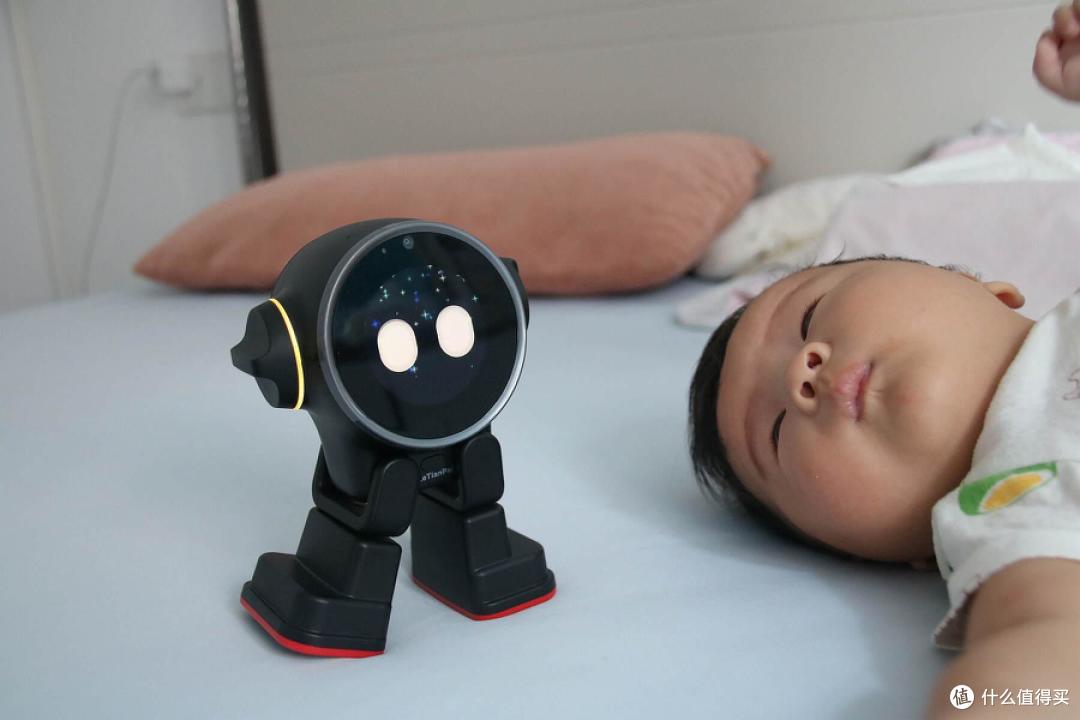 乐天派桌面机器人:让你的办公室变身未来科技展览馆!