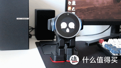 乐天派桌面机器人：让你的办公室变身未来科技展览馆！