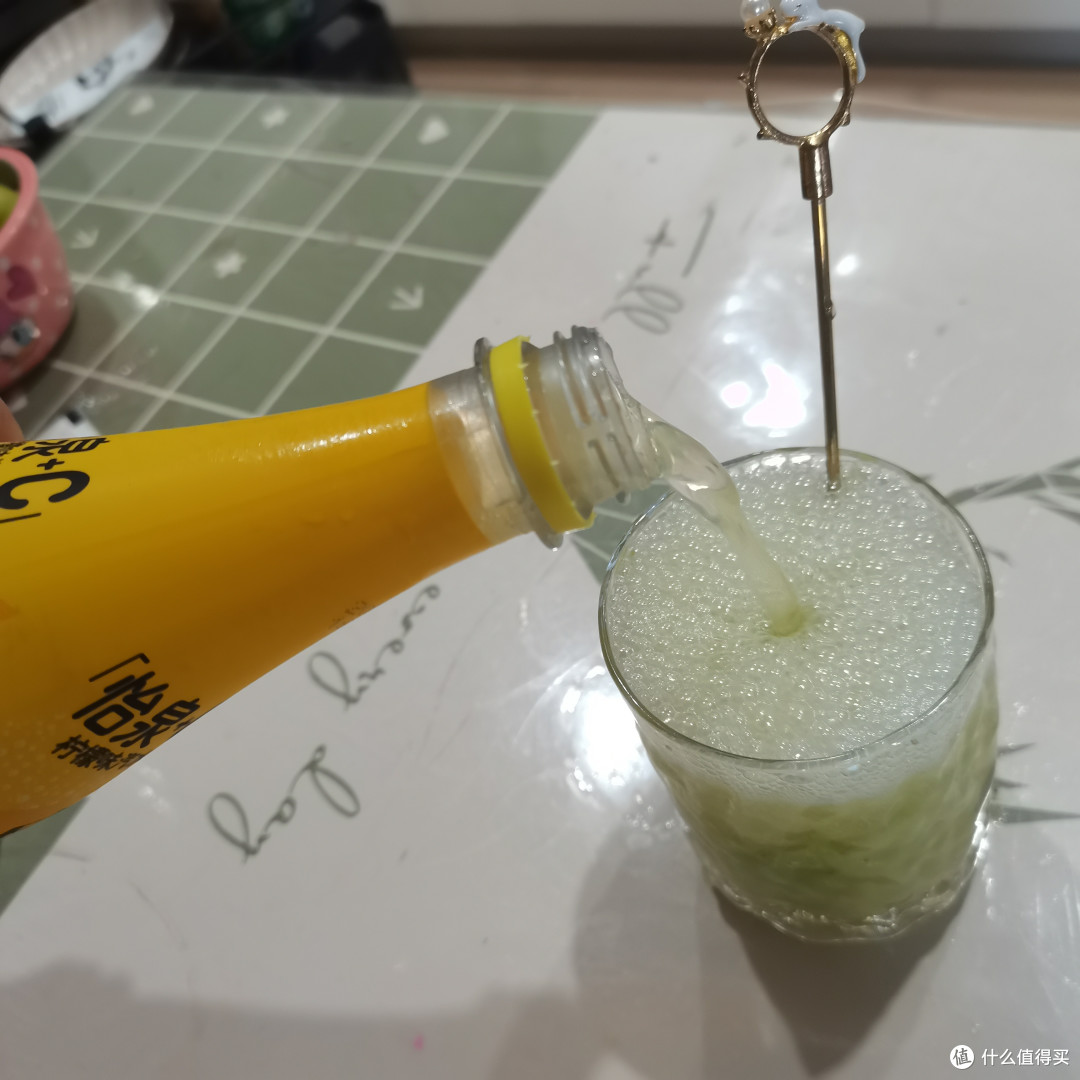 九岁小魔女亲手调制,青提饮料竟然比外面的还好喝!