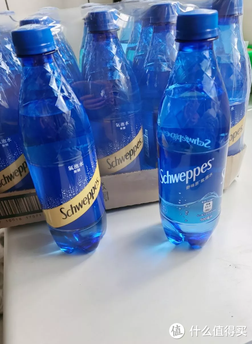 蓝色给我动力-Schweppes怡泉苏打气泡水