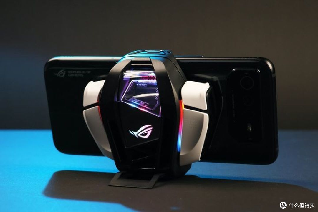 最强旗舰ROG Phone 6降临,集酷炫、强悍硬实力于一身的电竞娱乐手机