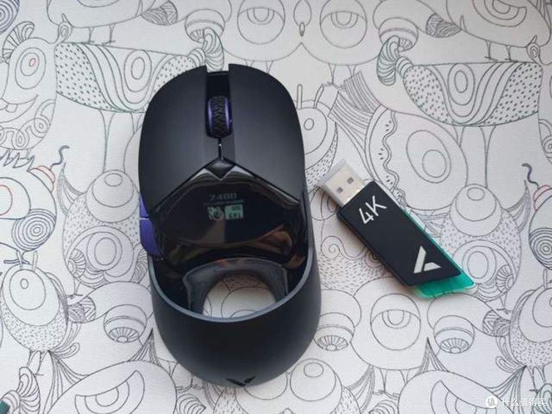 兼顾颜值与实力,雷柏VT960Pro 4K无线鼠标套装