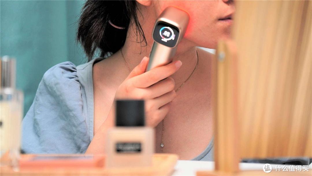 十九岁胶原锤射频美容仪实测：紧致淡纹+美肤，护肤路上女性之友