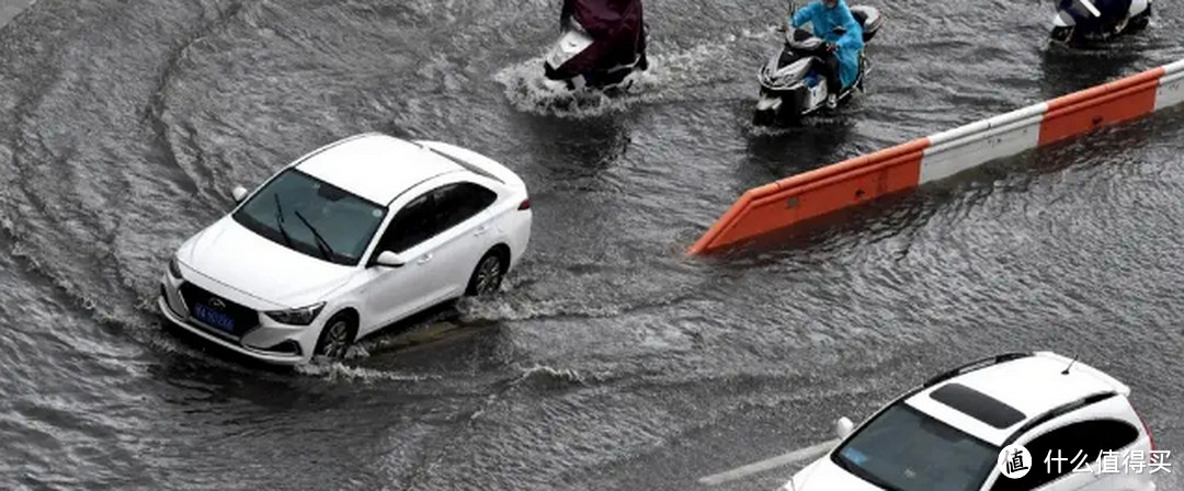 汽车进水怎么办？正确处理省钱又省心。