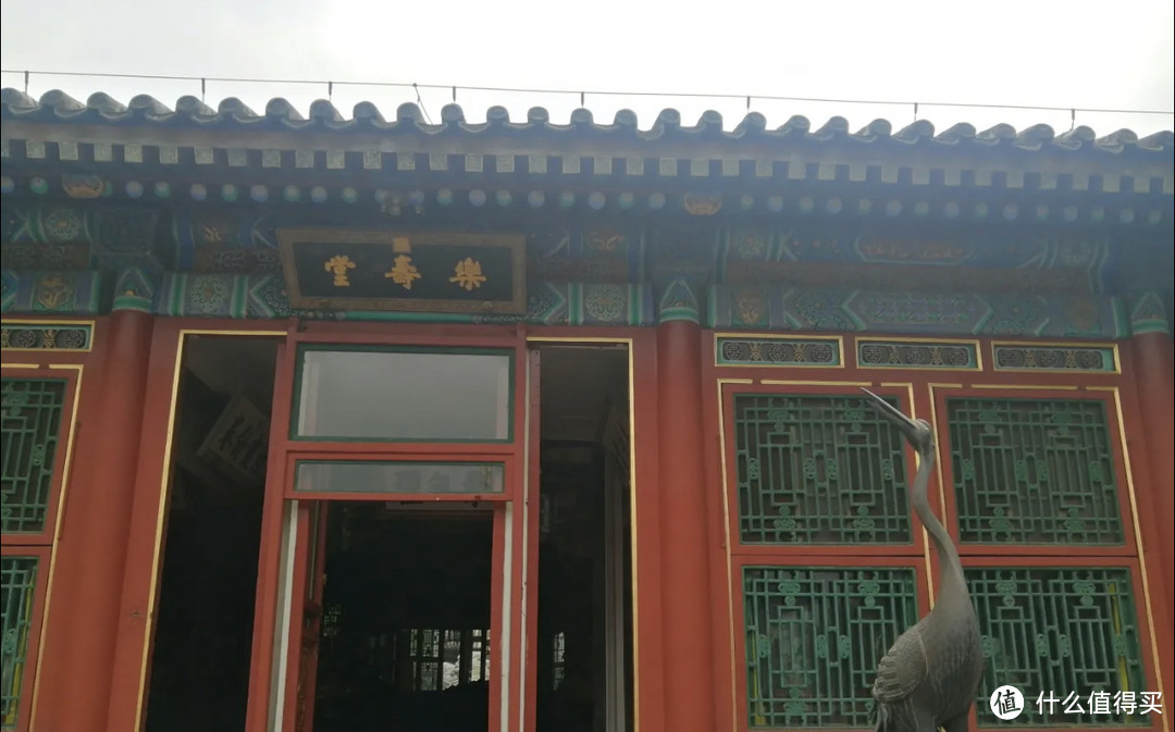 浏览北京颐和园，参观古建筑