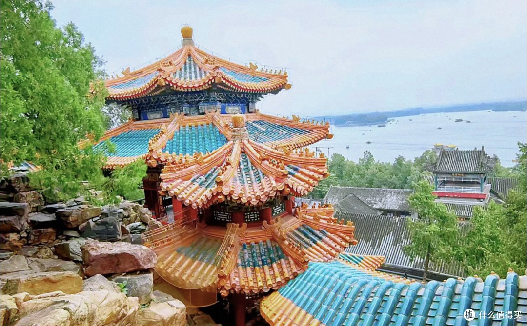 浏览北京颐和园,参观古建筑