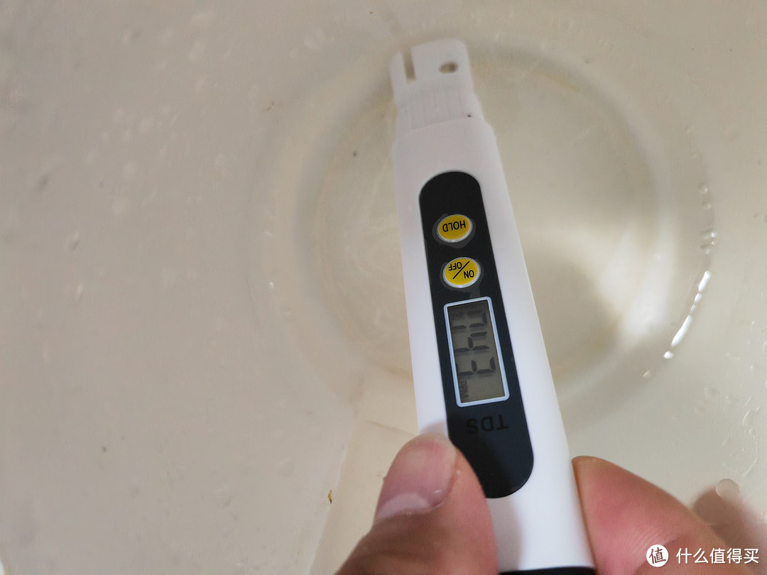 买水送了一根TDS水质检测笔，然后斥资安装了一套净水器。