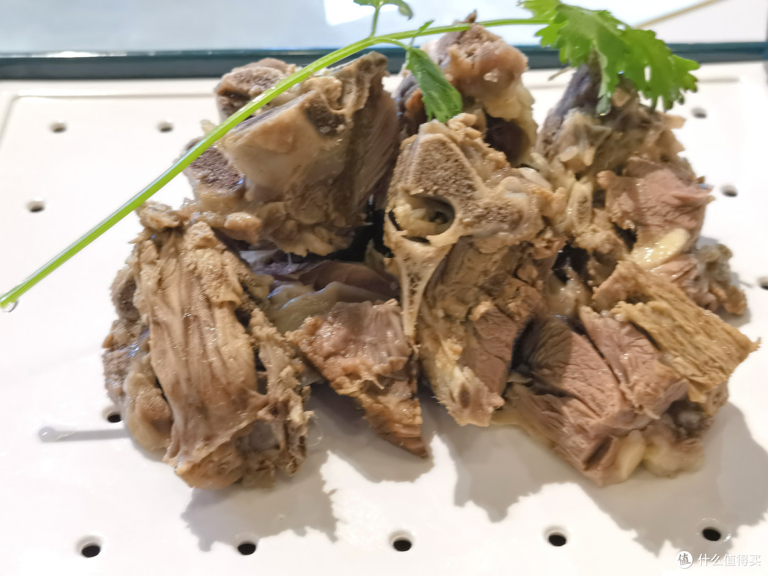 寻味新疆2⃣4⃣：伊宁·5个菜才87元的羊城小馆