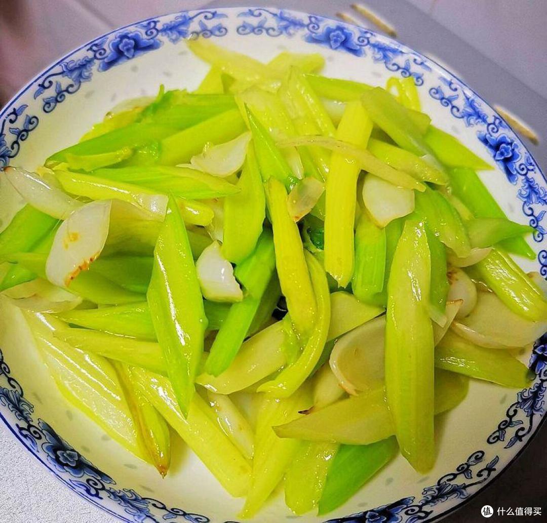 一线城市男大厨的周末午餐,7菜一汤,发到群里,都引起了轰动