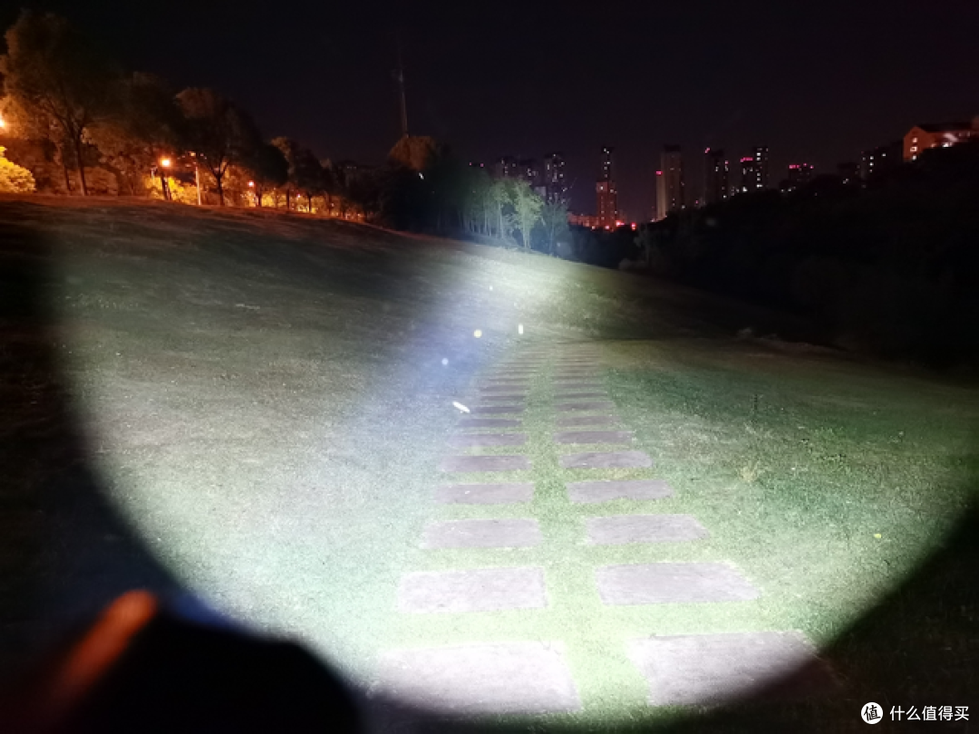 应急照明,这款双模式Fenix TK22 TAC手电你觉得怎么样?