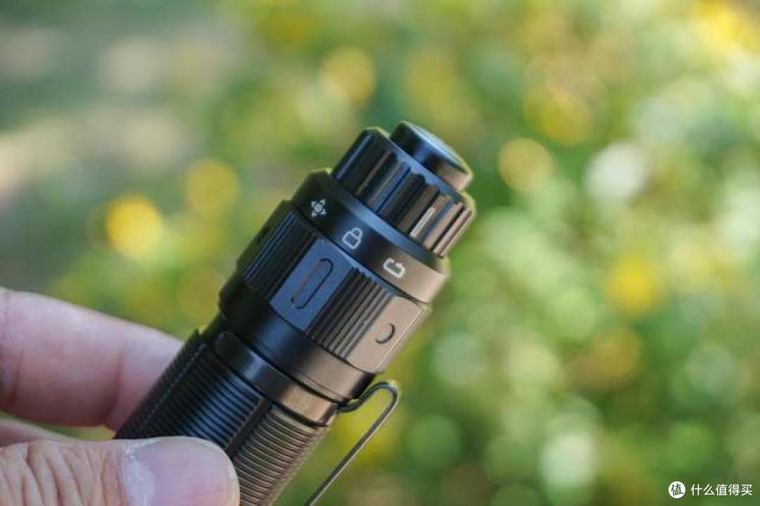 应急照明,这款双模式Fenix TK22 TAC手电你觉得怎么样?