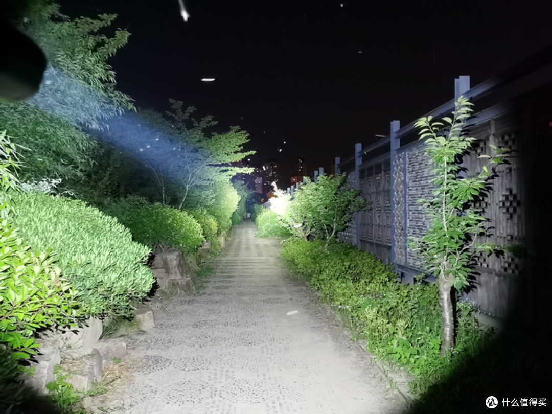 应急照明,这款双模式Fenix TK22 TAC手电你觉得怎么样?