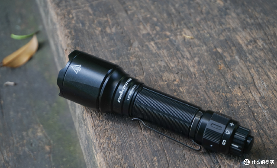 应急照明,这款双模式Fenix TK22 TAC手电你觉得怎么样?