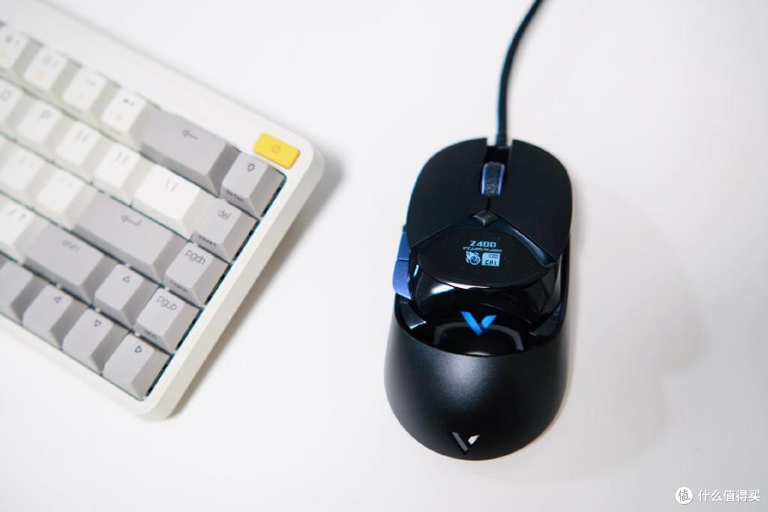 高颜值高性能的无线鼠标天花板-雷柏VT960 Pro屏显双模无线游戏鼠标开箱