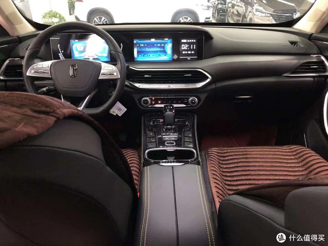 奔腾T77是中国汽车制造商一汽奔腾于2018年推出的一款紧凑型SUV