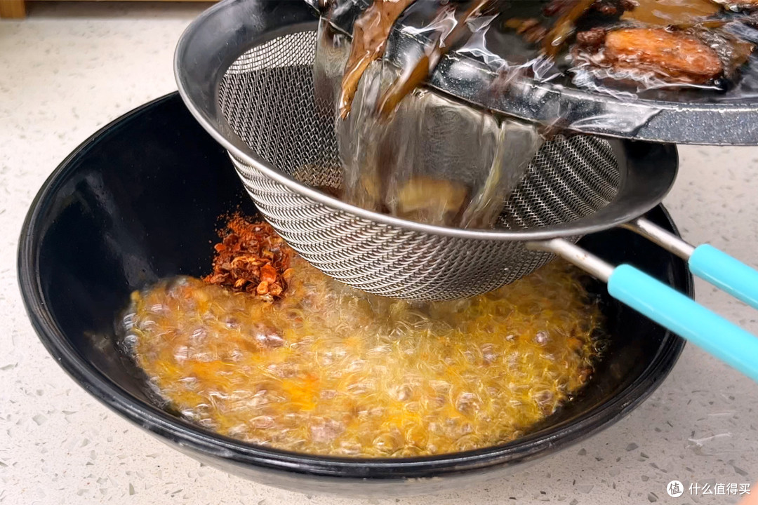 用罐头瓶快速腌酸豆角，2天腌好不用等，香辣酸爽，拌饭吃绝了