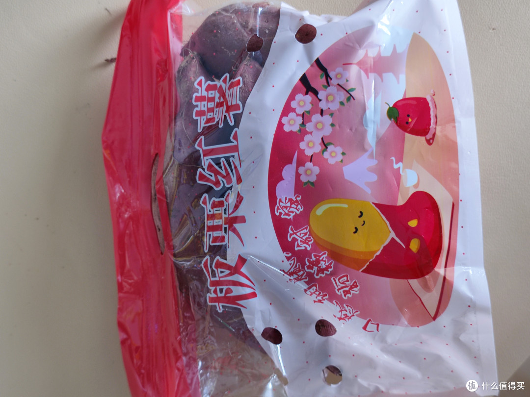 和孩子一起烤个红薯吃起来也健康