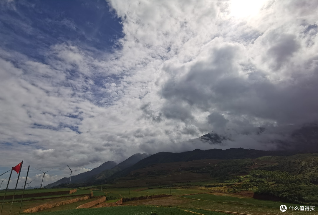 一定要带上娃去大山里看这千变万化的云