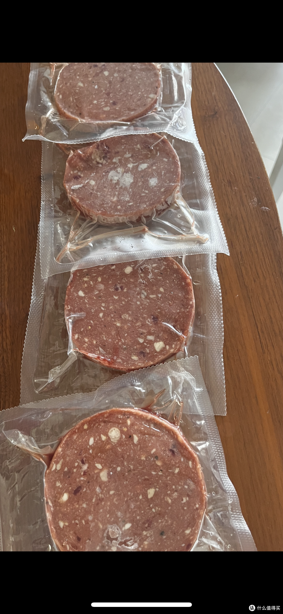 牛肉饼是买牛腱子送的，汉堡准备起来～～