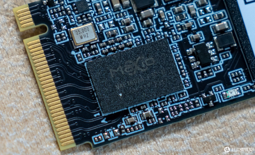 国产方案YYDS,千元4T的移速黑豹 PCIe 4.0固态测评