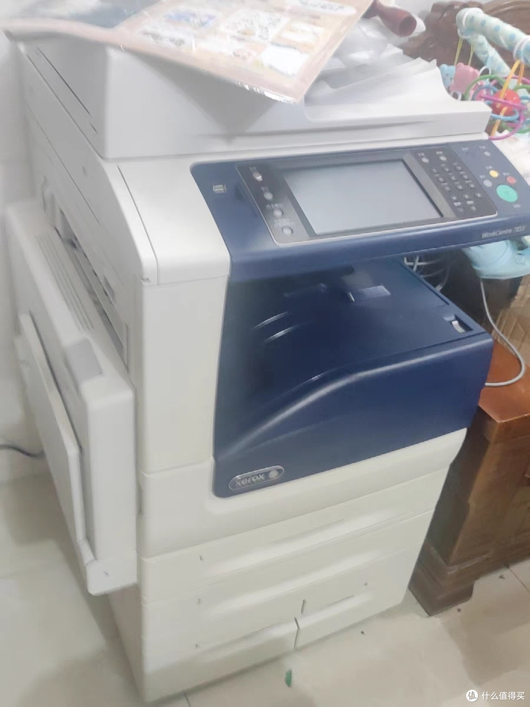 大型彩色打印机:实用与艺术的完美结合"