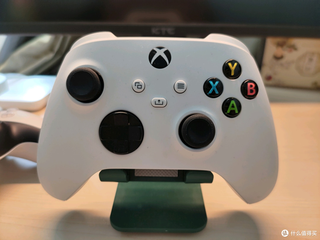 胖嘟嘟的xbox手柄