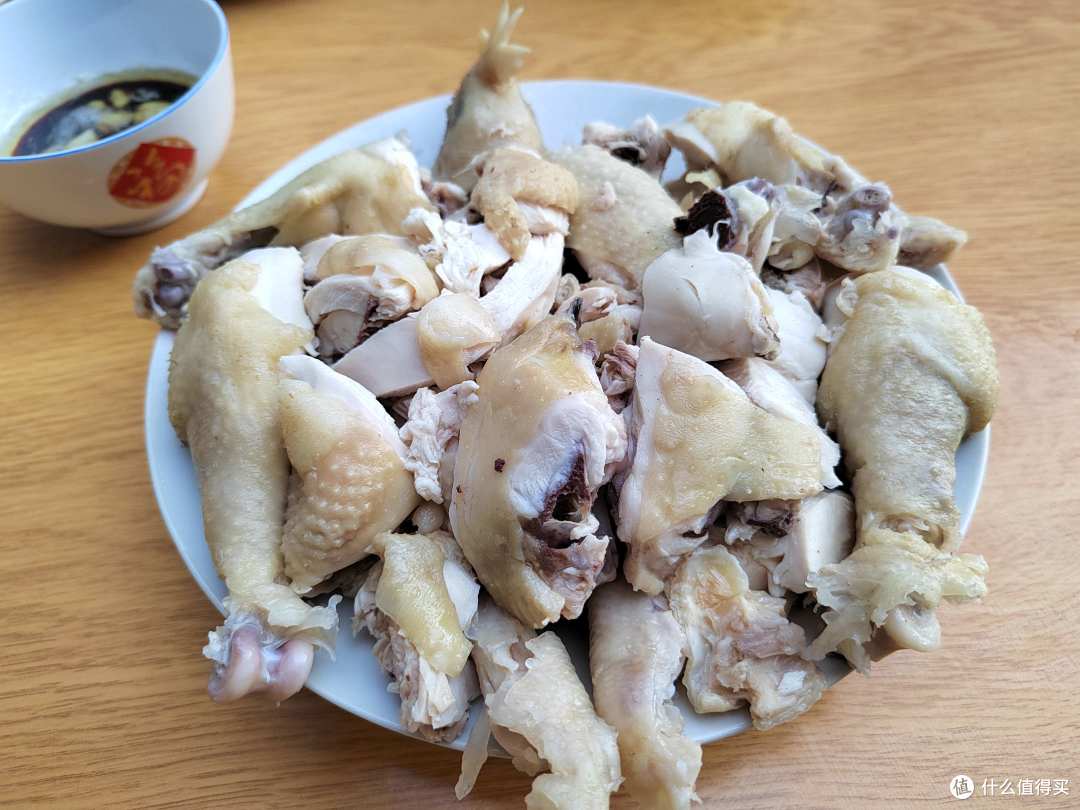 远嫁女子回娘家,看到亲妈做的菜,瞬间破防:后悔嫁那么远了
