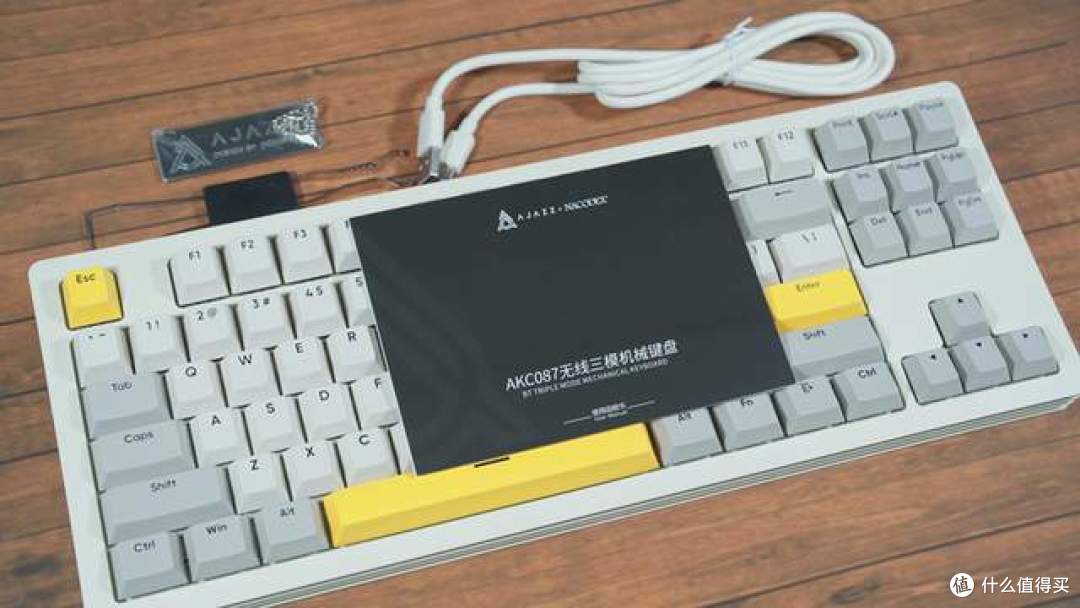 全金属堆叠,操控稳,颜值高-黑爵AKC087三模机械键盘