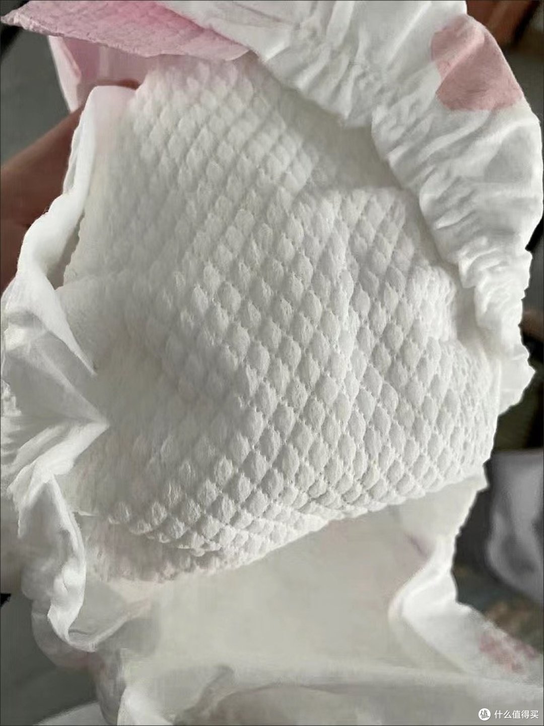 奶爸为了给孩子选好的纸尿裤也是操碎了心。😁😁😁