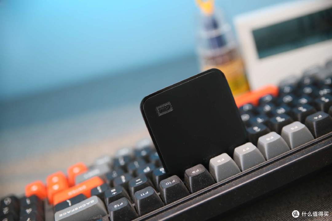 开学季必备的移动硬盘仅U盘大小,西部数据 Elements SE开箱评测,你值得拥有