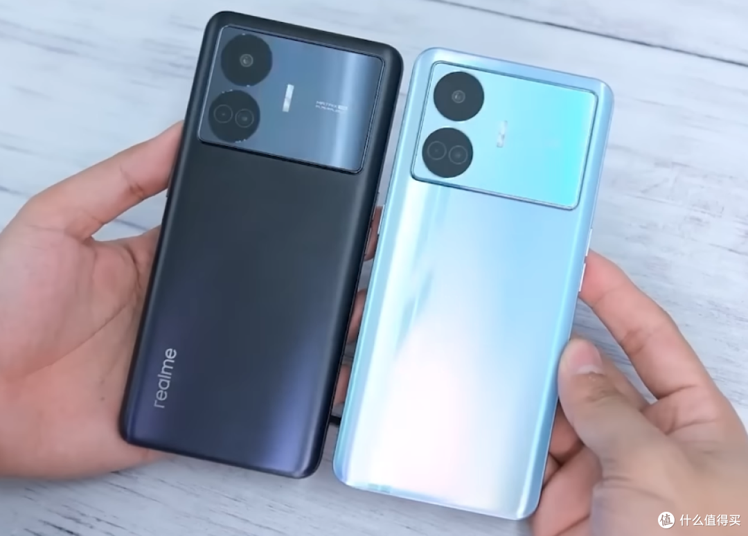 真我“一战成名”，100万跑分+5500mAh+100W，12G+256G仅1950元