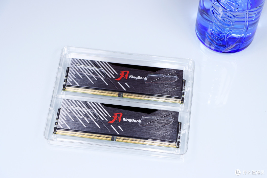 让内存回归纯粹！金百达黑刃 DDR5 6800 16G*2
